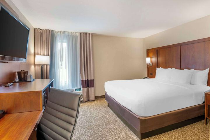 Room 10 of 28