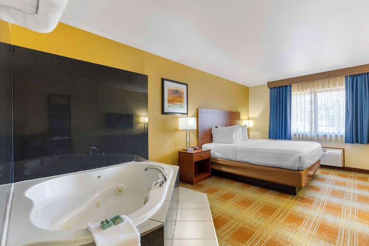 Room 16 of 34
