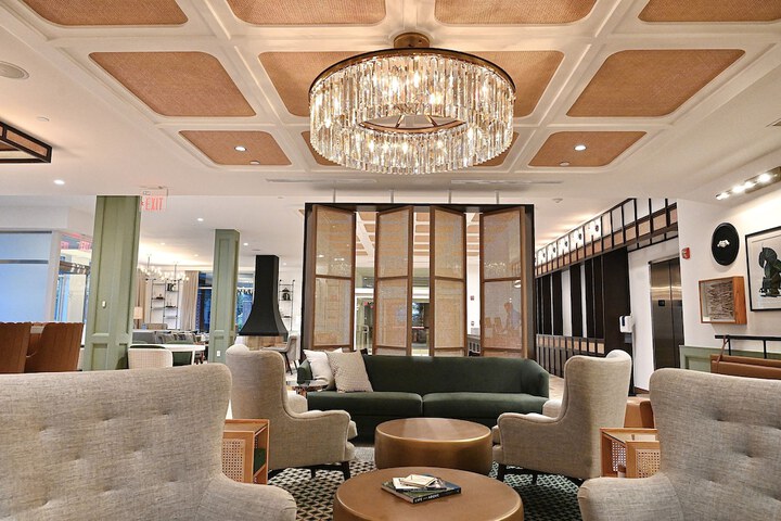 Six South St. Hotel