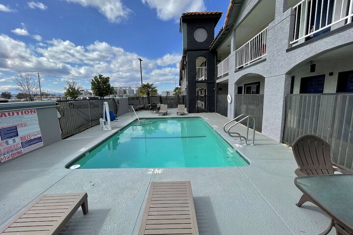 Pool 8 of 37