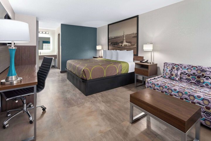 Room 49 of 60