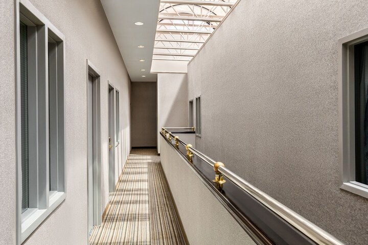 Ballroom/Hall 32 of 32