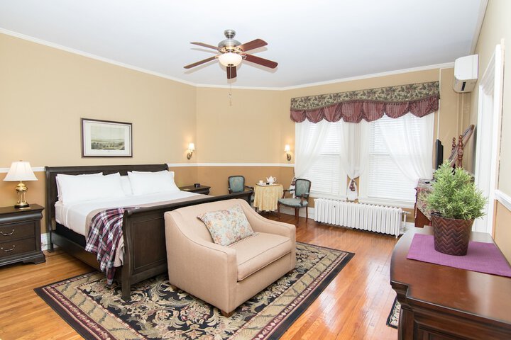 Albemarle Inn