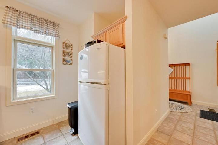Bright Condo w / Community Perks: Near Ski Quechee!