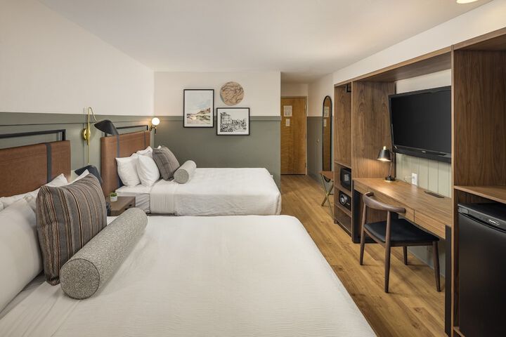 Room 13 of 25