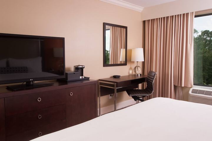 Room 27 of 44