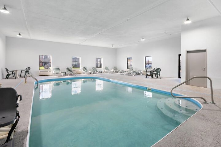Comfort Inn & Suites Cincinnati Eastgate