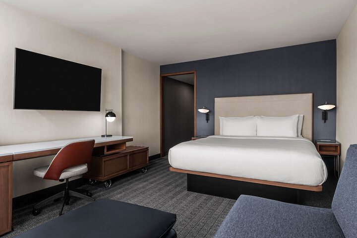 Room 6 of 24