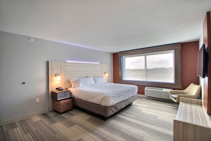 Room 17 of 51