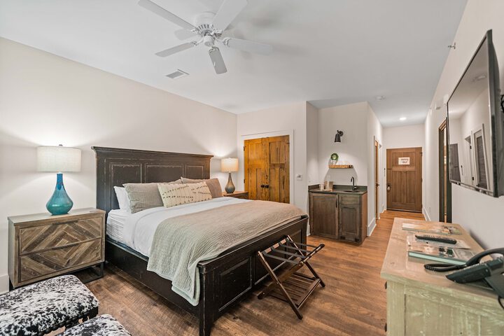 Room 25 of 48