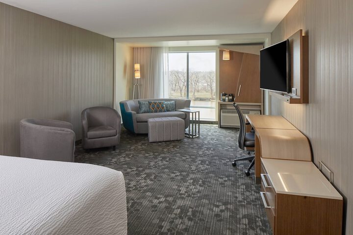 Room 15 of 28