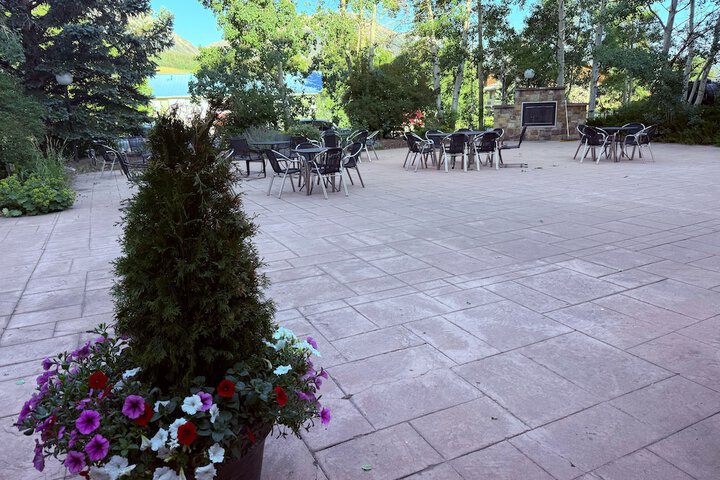 Mountain Valley Inn & Suites