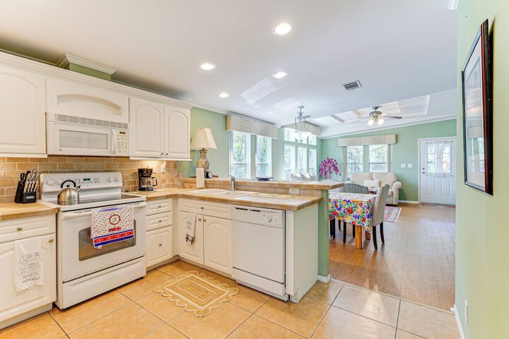 Swim Golf & Relax: Family Gem in North Fort Myers