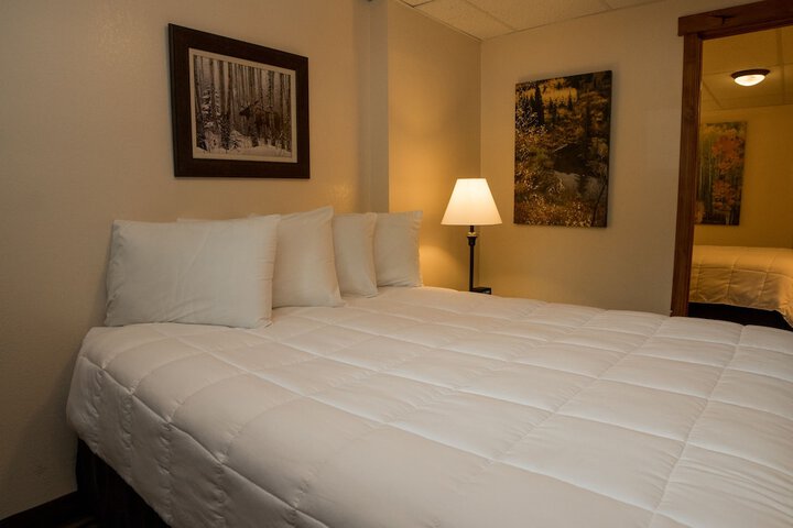 Room 85 of 191