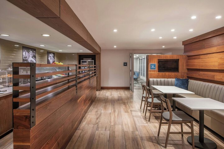 Four Points by Sheraton Los Angeles Westside