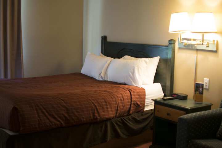 Room 34 of 110