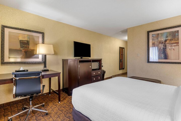 Lloyd Hotel Astoria Bayfront an Ascend Collection Hotel