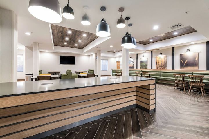 Breakfast/Coffee Service 22 of 26