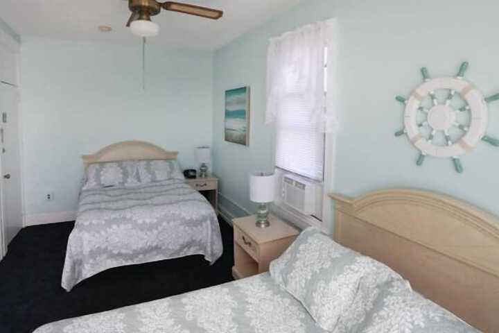 Room 20 of 28