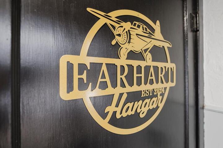 Sr Pilot Earhart Hangar Suite 2 br K & Q, 1 Ba