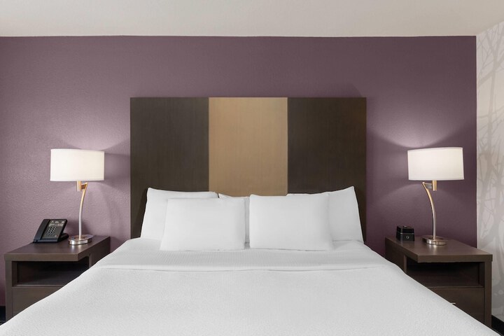 La Quinta Inn & Suites by Wyndham Fayetteville