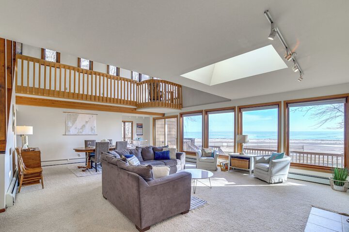 Private Beach & Deck: Spacious Lake Michigan Home