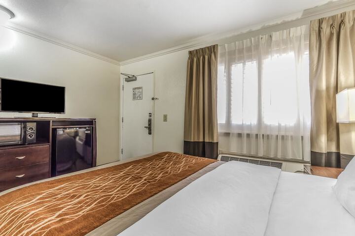 Room 44 of 65