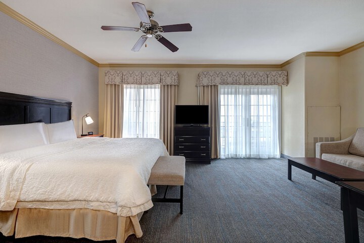 Room 27 of 60