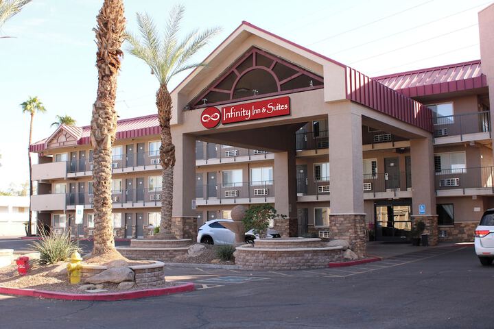 Infinity Inn & Suites