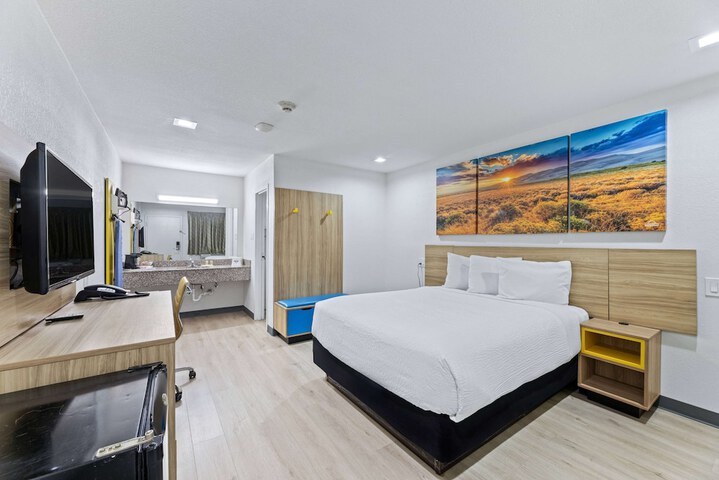 Room 32 of 41