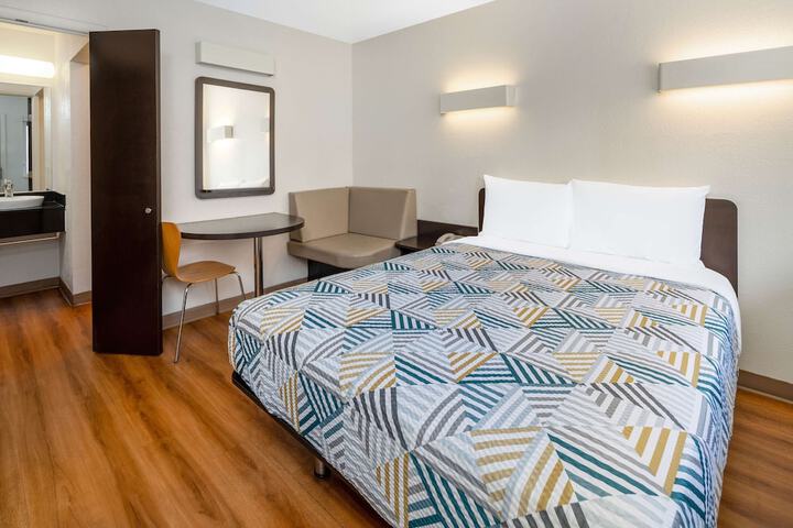 Room 14 of 25
