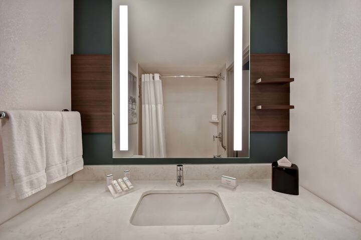 Room 21 of 60