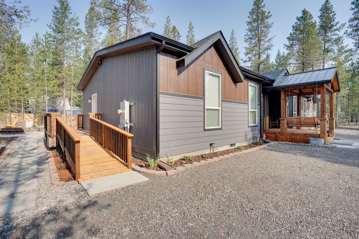 the Hub La Pine Vacation Rental - Dog Friendly!