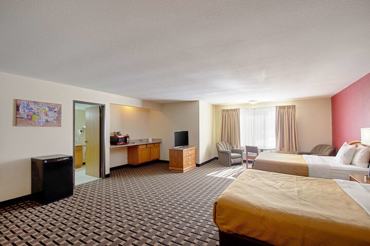 Room 17 of 38