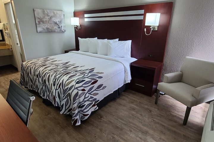Room 13 of 19