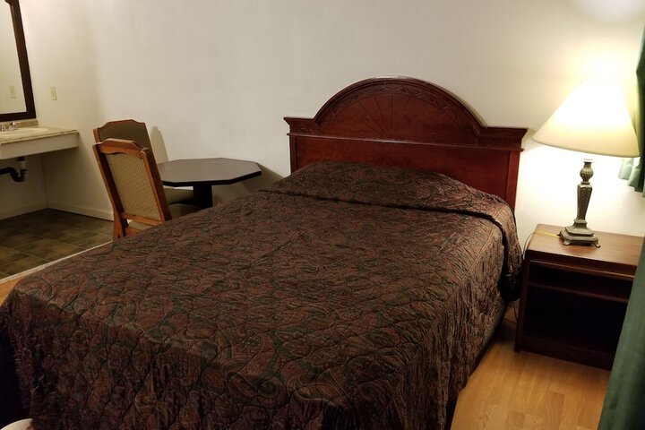 Room 6 of 22