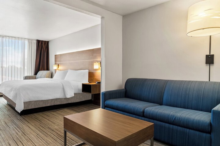 Holiday Inn Express & Suites Marion by IHG