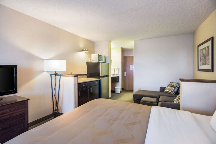 Quality Inn & Suites Pueblo West