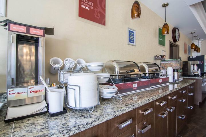 Comfort Inn & Suites