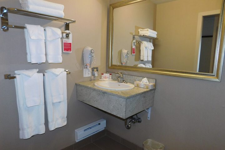 Room 15 of 38
