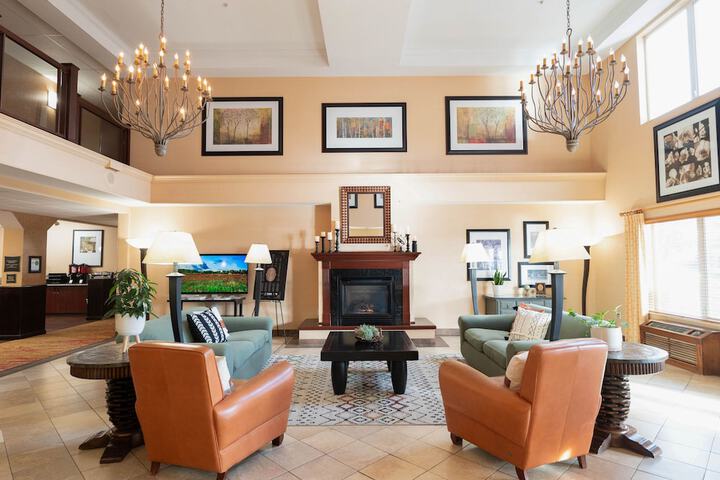 Phoenix Inn Suites - Albany