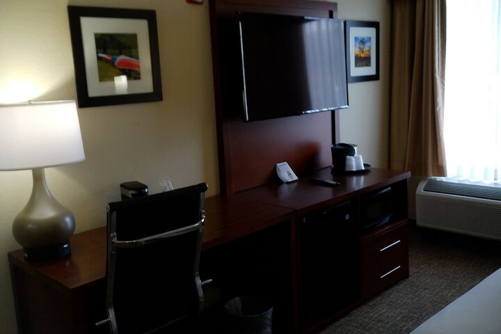Room 12 of 27