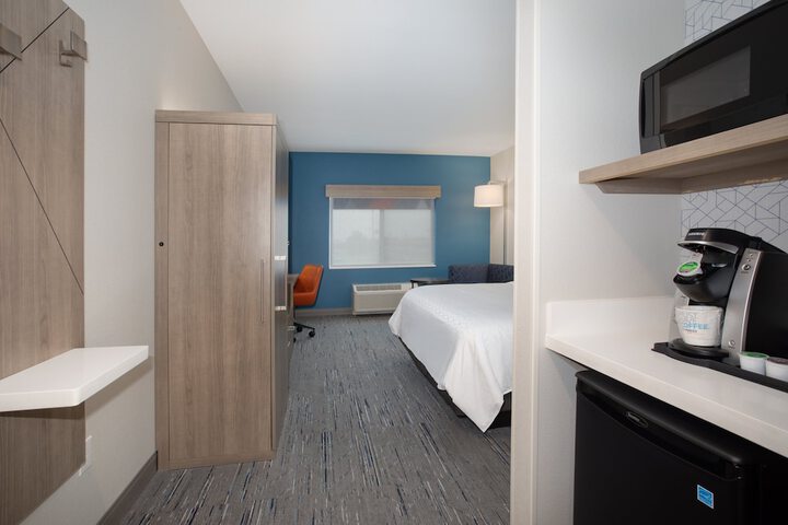 Room 37 of 51