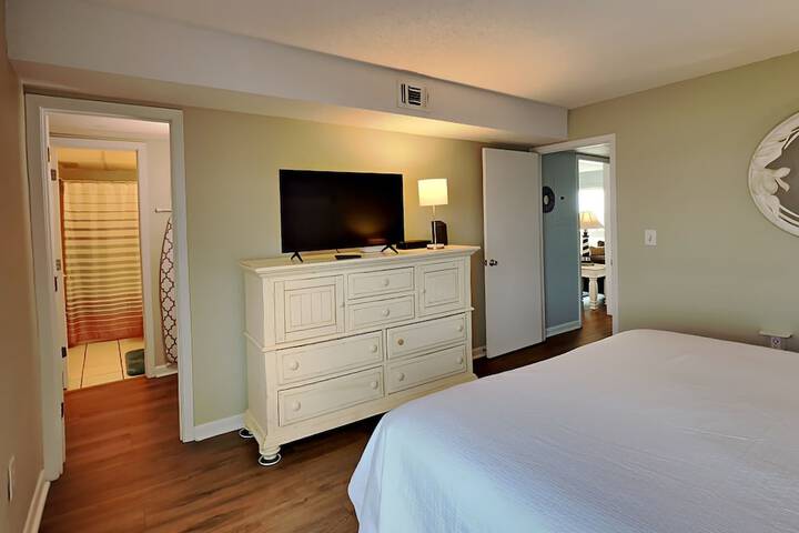 Room 6 of 35