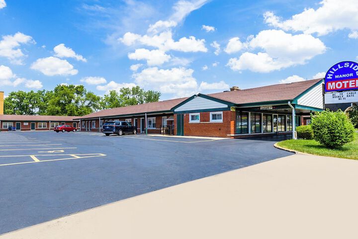 Manor Motel by OYO Near Oak Brook / Chicago Westchester