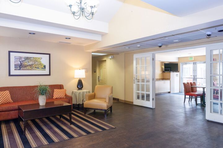 Hotel Interior 7 of 27