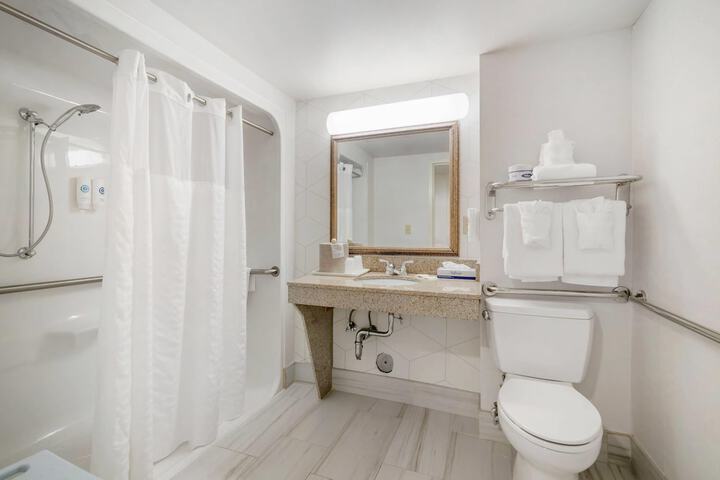 Comfort Inn & Suites Lake George