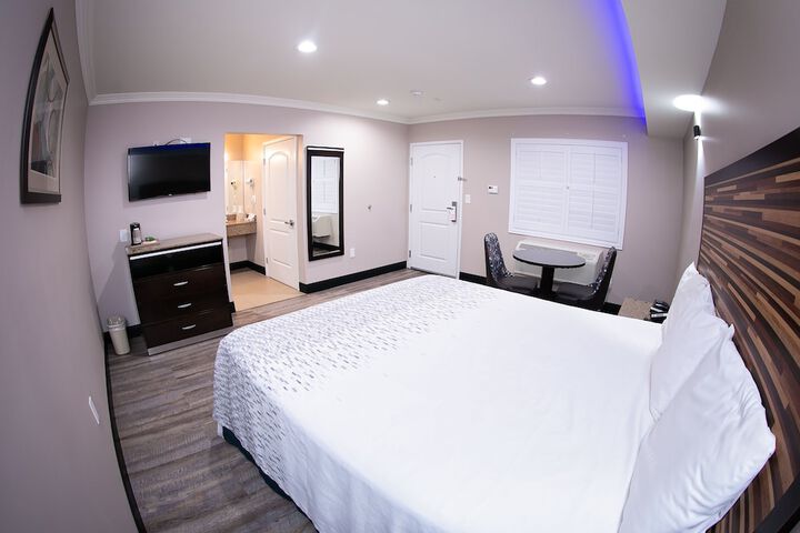 Room 30 of 37