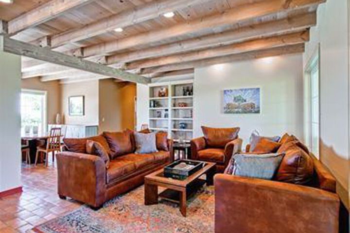 Vina Robles Guest 4 Br Home by RedAwning