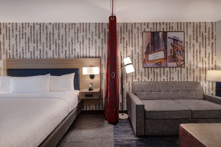 Room 17 of 44